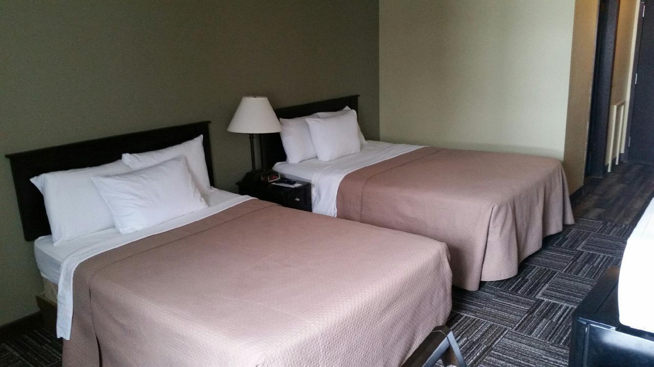 Sunlac Inn Devils Lake Rum bild